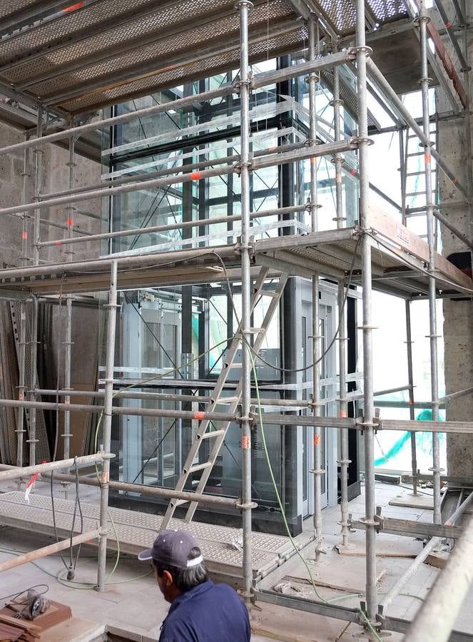 Visita a las obras del ascensor de la torre de la catedral de Valladolid