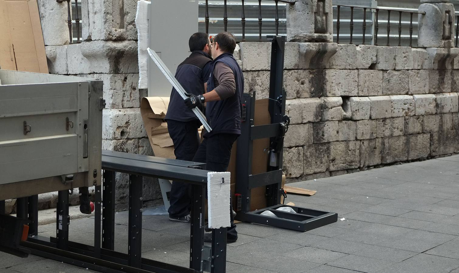Visita a las obras del ascensor de la torre de la catedral de Valladolid