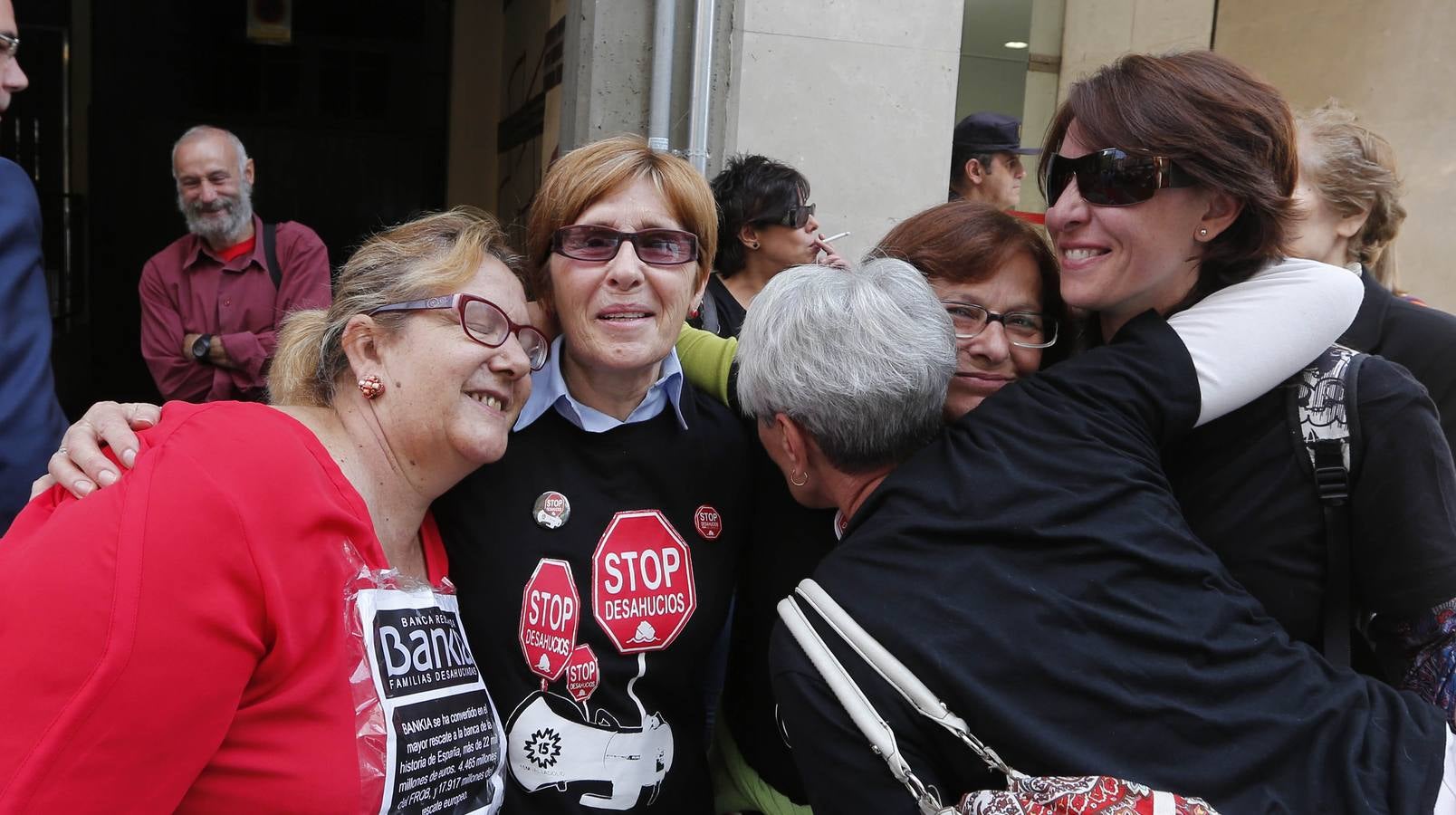 Stop Desahucios paraliza la subasta de una pensionista de Delicias