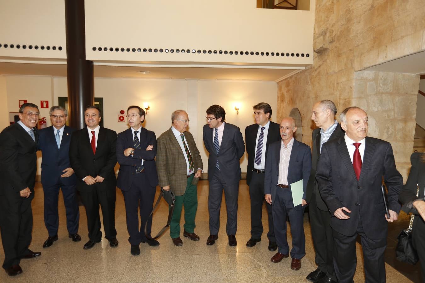 Clamor por la unidad del Archivo de Salamanca en el Teatro Liceo (1/2)