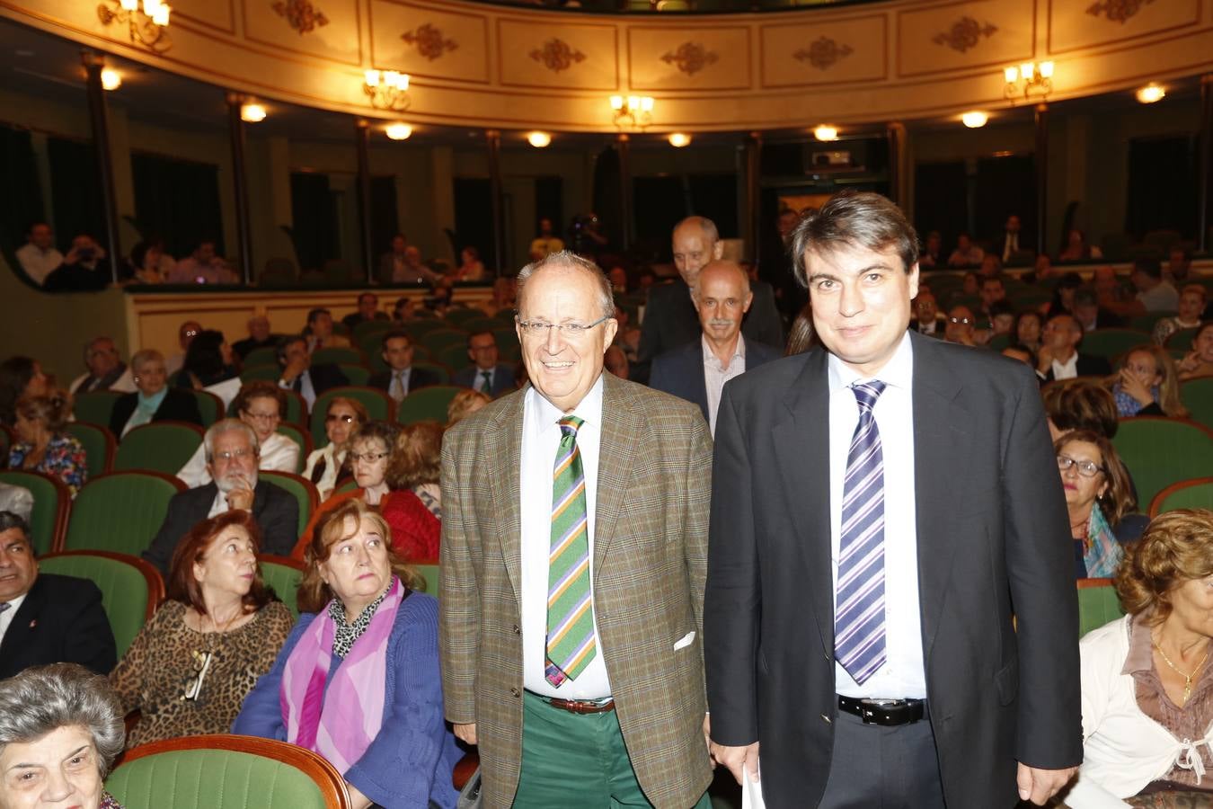 Clamor por la unidad del Archivo de Salamanca en el Teatro Liceo (1/2)