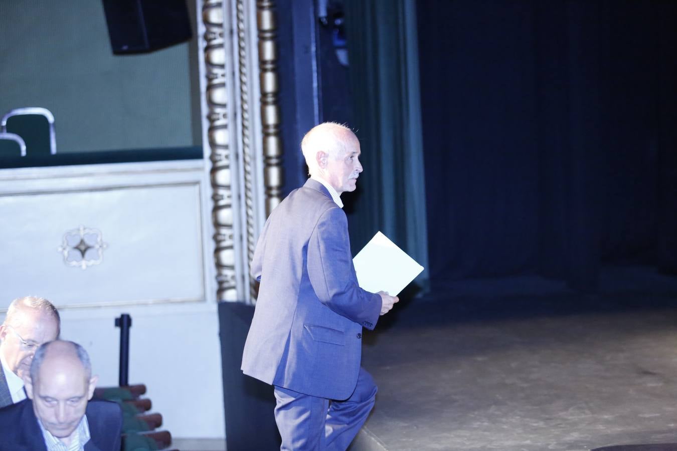 Clamor por la unidad del Archivo de Salamanca en el Teatro Liceo (2/2)