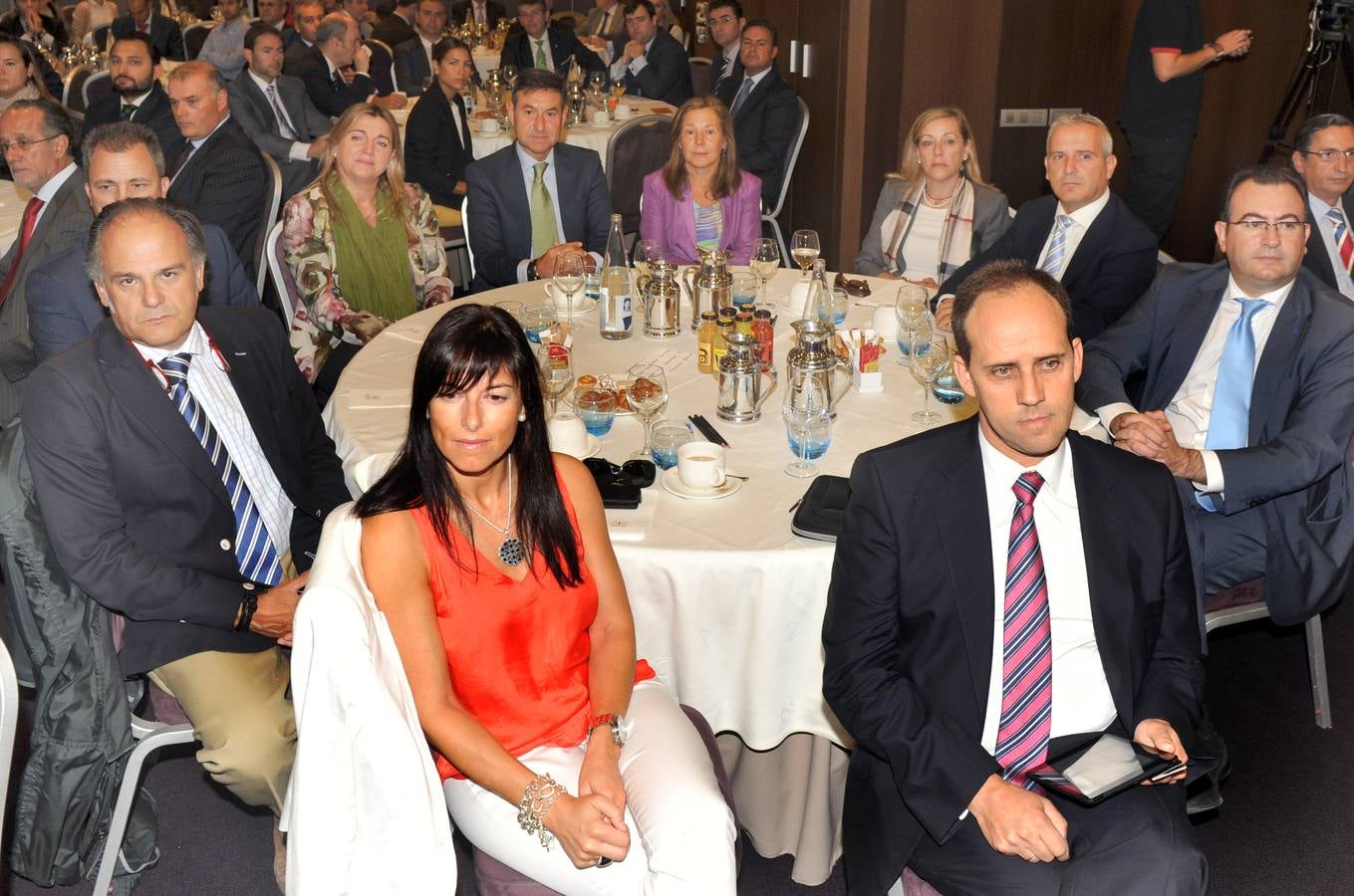 Sonia Gallego (Gesvalt); José Luis Bentabol (Bentabol y Rodrigo Arquitectos); José Luis González (GrupoCapitol); Ana Espinel (Auditoec); Jesús Ortega (Colegio de Gestores de Castilla y León); Reyes Gómez de Liaño (Colegio de Registradores); Yolanda Solla (El Norte); José Modesto Pérez (Ministerio de Fomento); Javier Merino (Banco Sabadell); y Enrique Martínez (Gestoría Martínez Llanos).