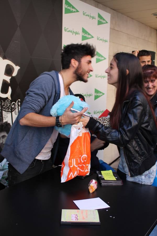 Multitudinaria firma de discos de Auryn en El Corte Inglés de Valladolid