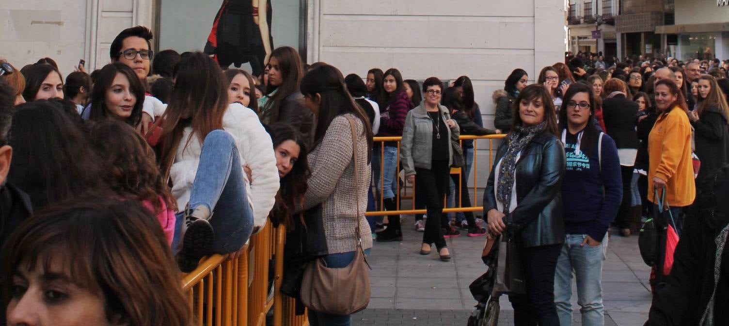 Multitudinaria firma de discos de Auryn en El Corte Inglés de Valladolid