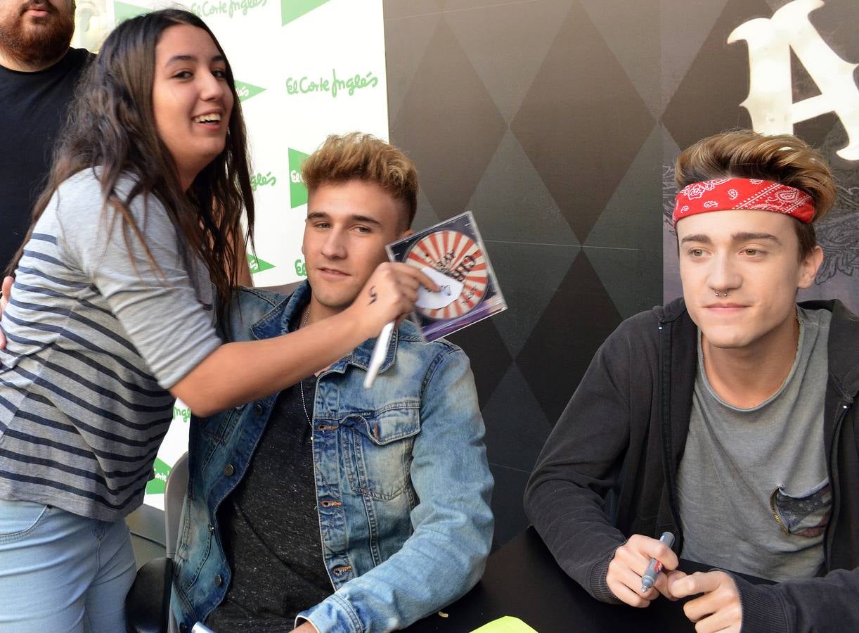 Multitudinaria firma de discos de Auryn en El Corte Inglés de Valladolid