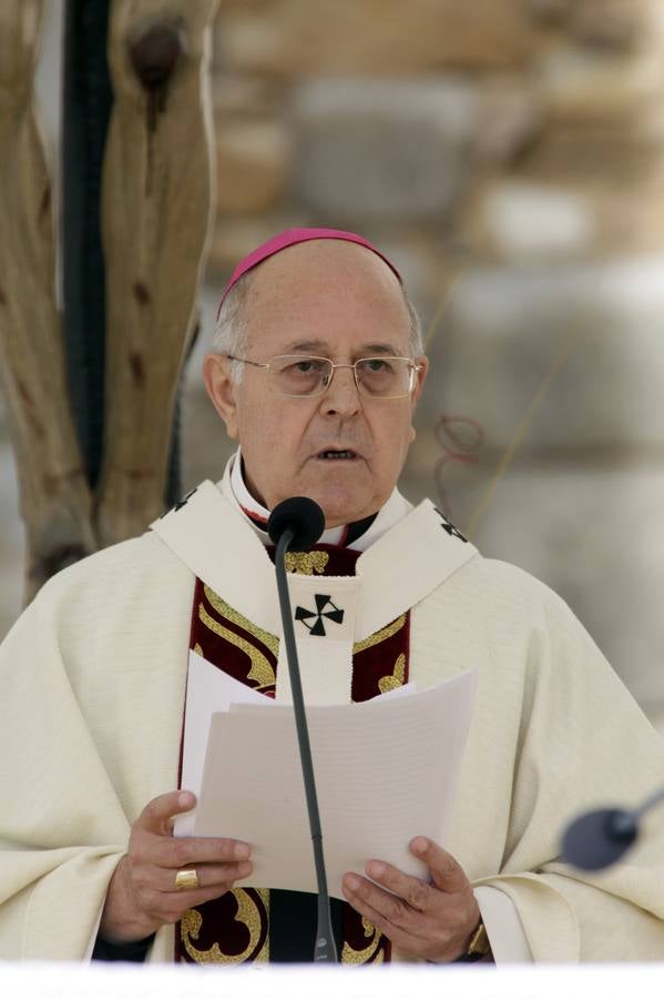 Misa de apertura del Año Jubilar Teresiano y el V Centenario del nacimiento de Santa Teresa, en Ávila