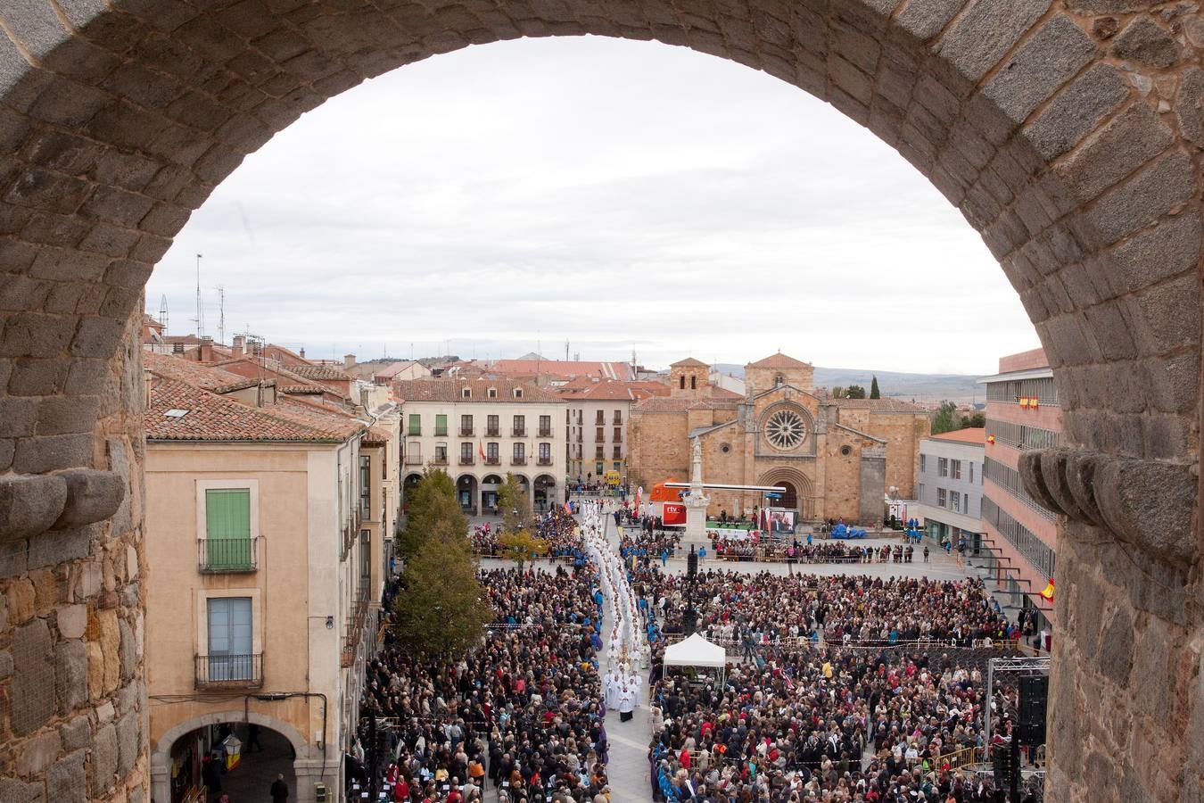 Misa de apertura del Año Jubilar Teresiano y el V Centenario del nacimiento de Santa Teresa, en Ávila