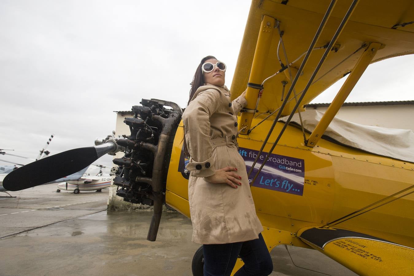 Ainhoa Sánchez baila sobre las alas de un avión en vuelo