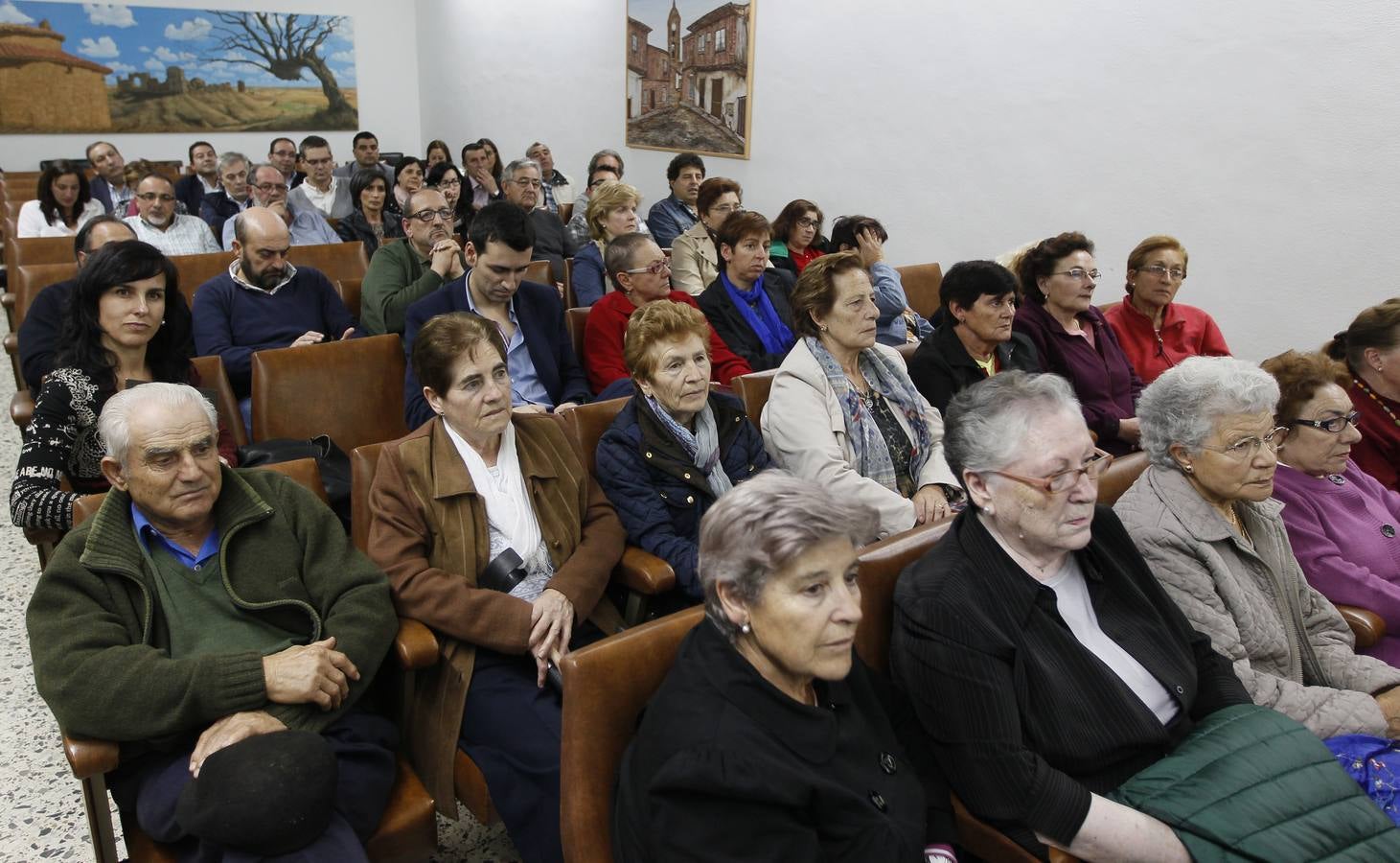 parte de los asistentes al acto, celebrado en Mayorga.