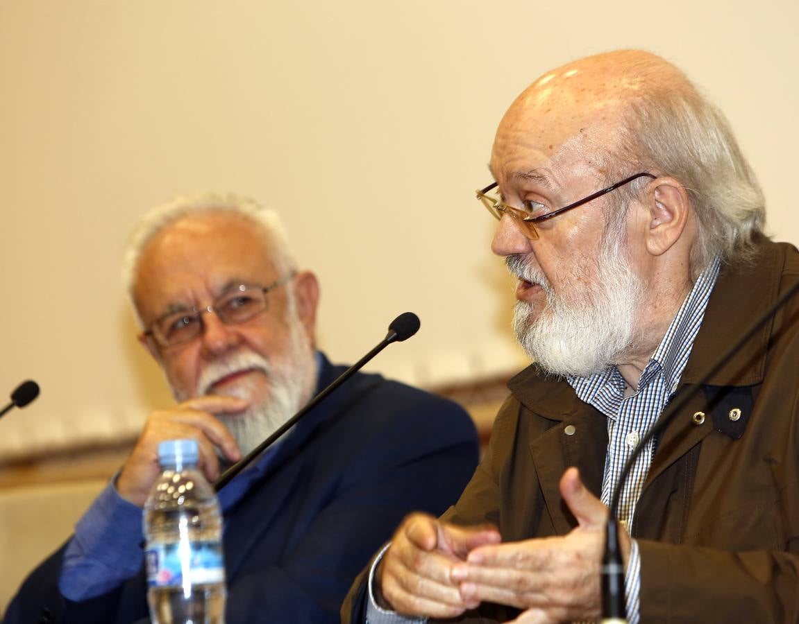 Gonzalo Suárez y José Luis Cuerda en el Aula de Cultura de El Norte de Castilla