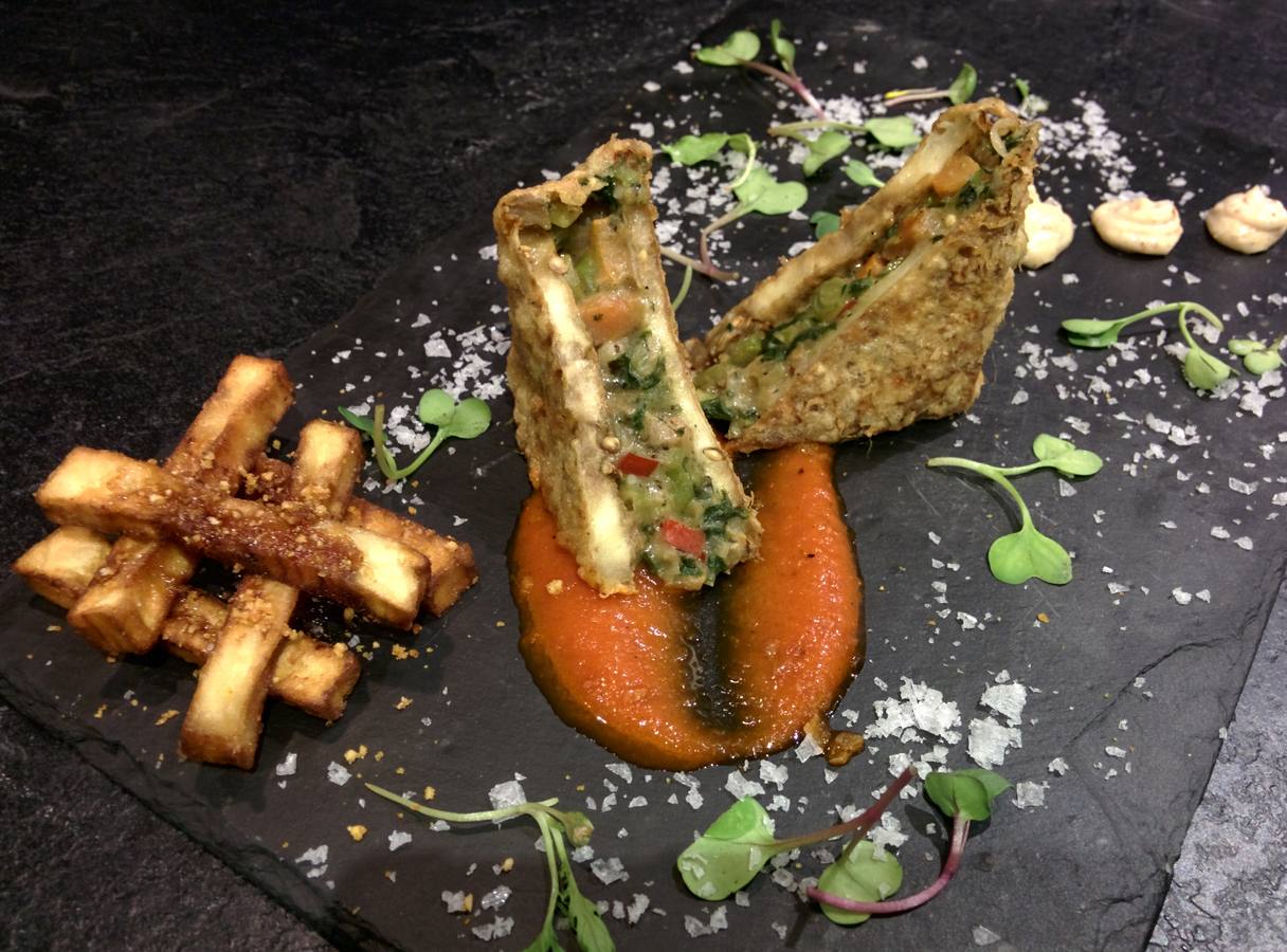 Mini ‘sándwich’ vegetal 12 verduras. <strong>Participante.</strong> El Pasaje de Zabalburu (Murcia). <strong>Dónde probarlo: </strong>Cien Montaditos (Plaza del Val).