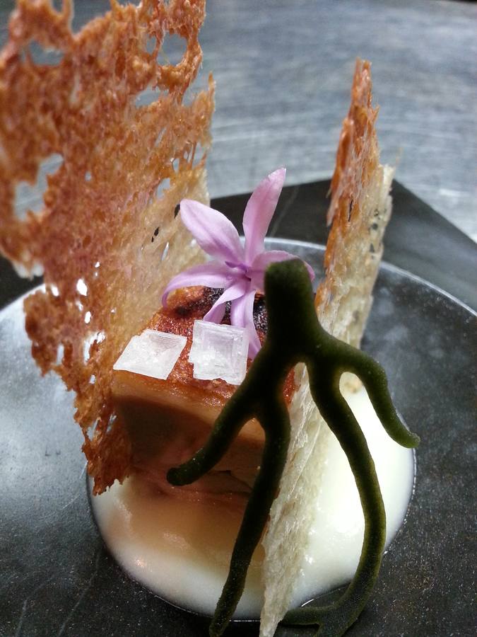 ‘Sándwich’ de cochinillo celta, castañas.... <strong>Participante.</strong> Eirado da Leña (Pontevedra, Galicia). <strong>Dónde probarlo:</strong> Brasería Poniente (San Lorenzo).