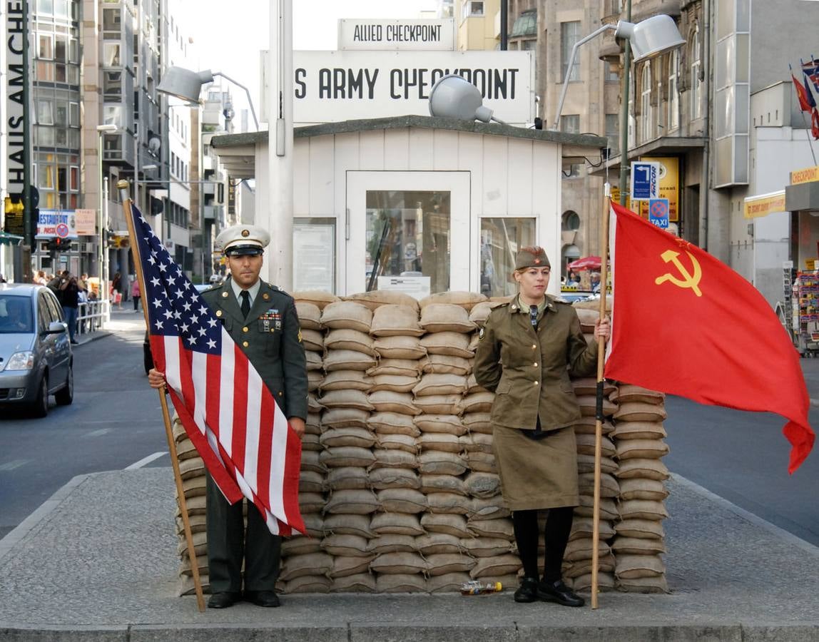 El Checkpoint Charlie, la &#039;zona cero&#039; de la Guerra Fría