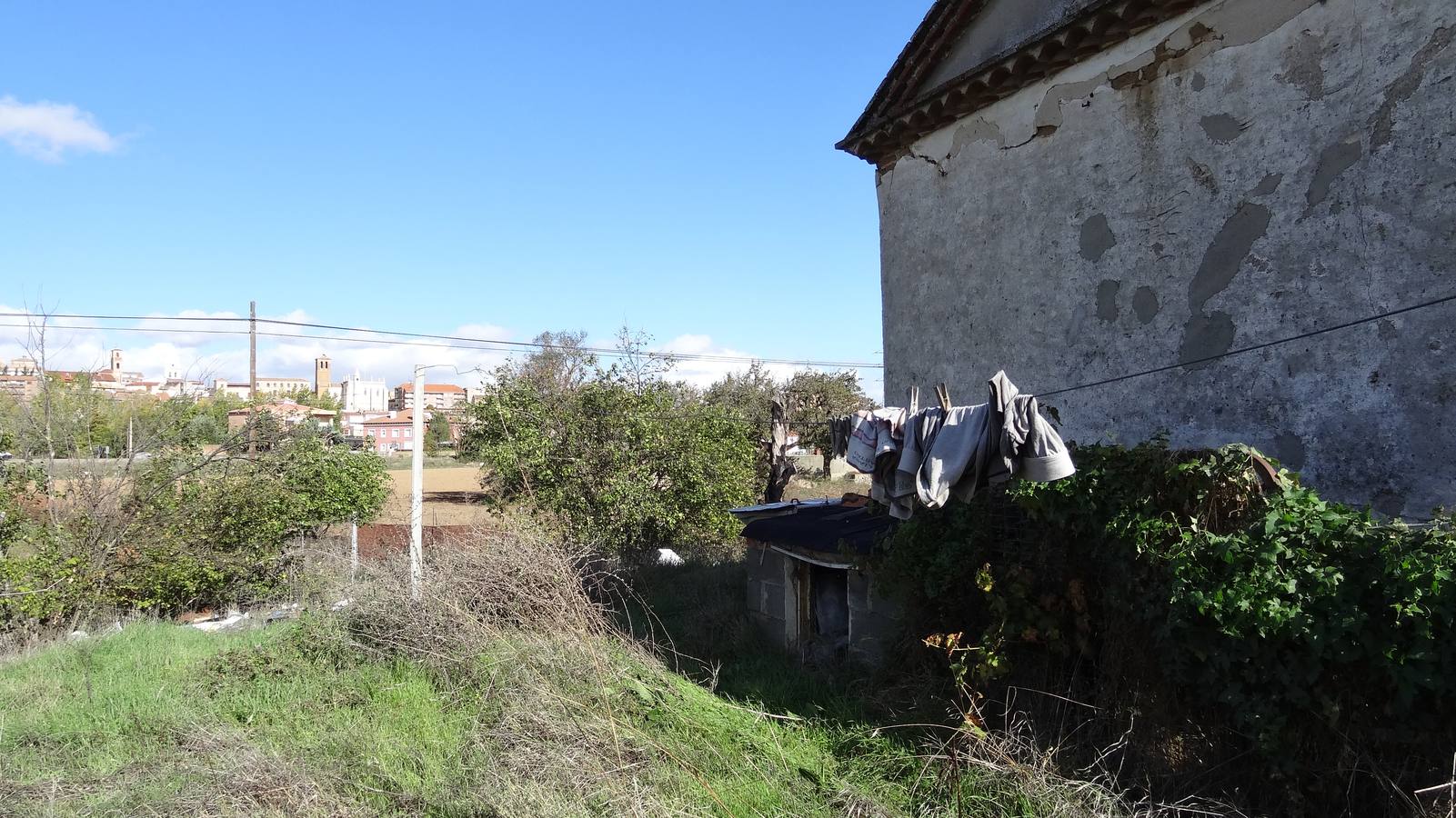 Aparece el cadáver de un hombre en una finca de Tordesillas