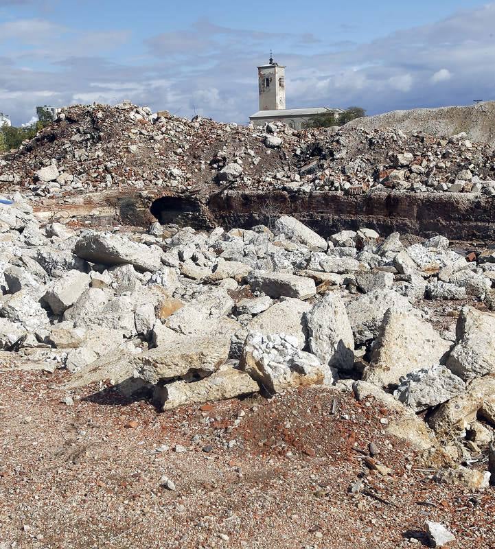 Terrenos abandonados de la antigua azucarera Ebro Agrícola en Venta de Baños (Palencia)