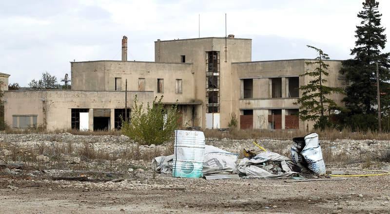 Terrenos abandonados de la antigua azucarera Ebro Agrícola en Venta de Baños (Palencia)