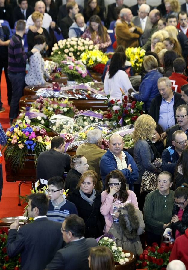 Los Reyes presiden el funeral en Bullas por las víctimas del accidente de autobús