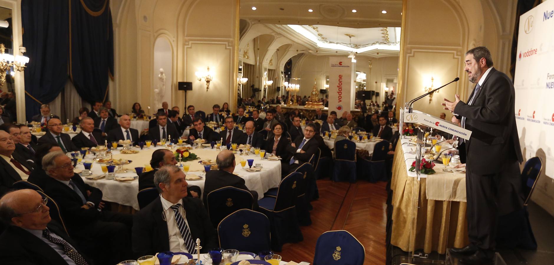 El director de El Norte de Castilla pronuncia en el hotel Ritz de Madrid la conferencia estrella del 160 aniversario de la fundación del diario (1/2)