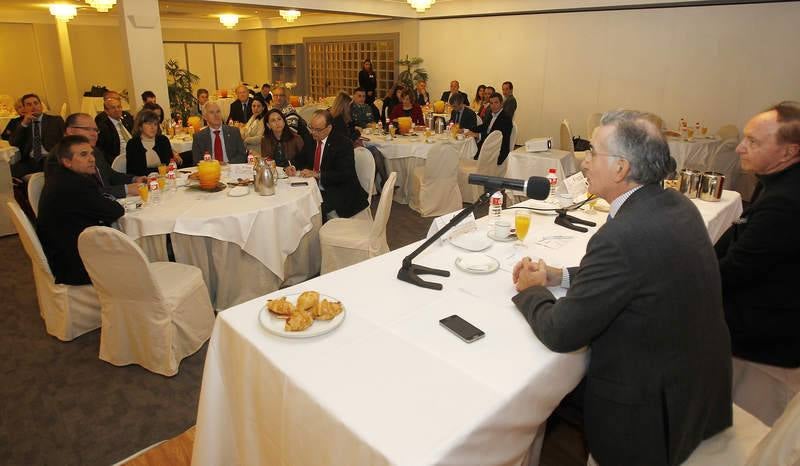 El crítico gastronómico José Carlos Capel en el Foro Económico de El Norte de Castilla en Palencia