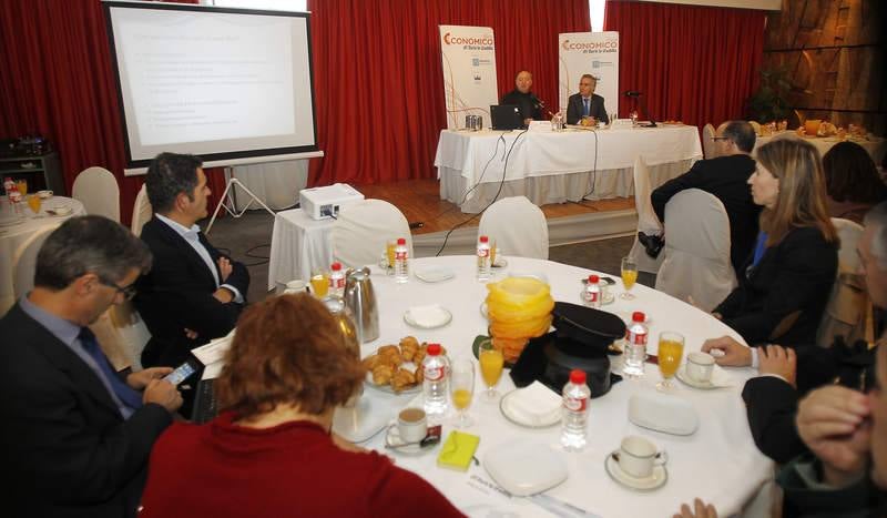 El crítico gastronómico José Carlos Capel en el Foro Económico de El Norte de Castilla en Palencia