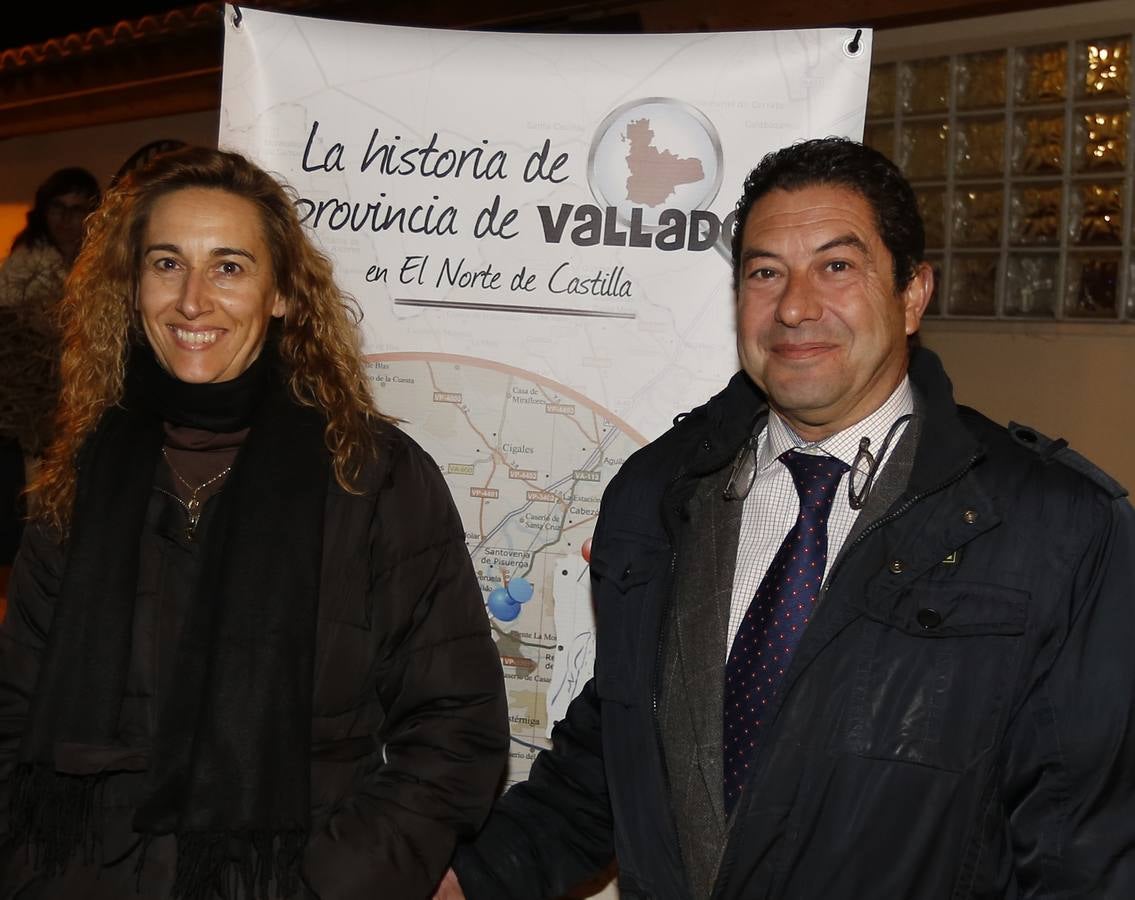 Ana Esteban, vecina de la localidad, con Alberto Collantes, diputado provincial.