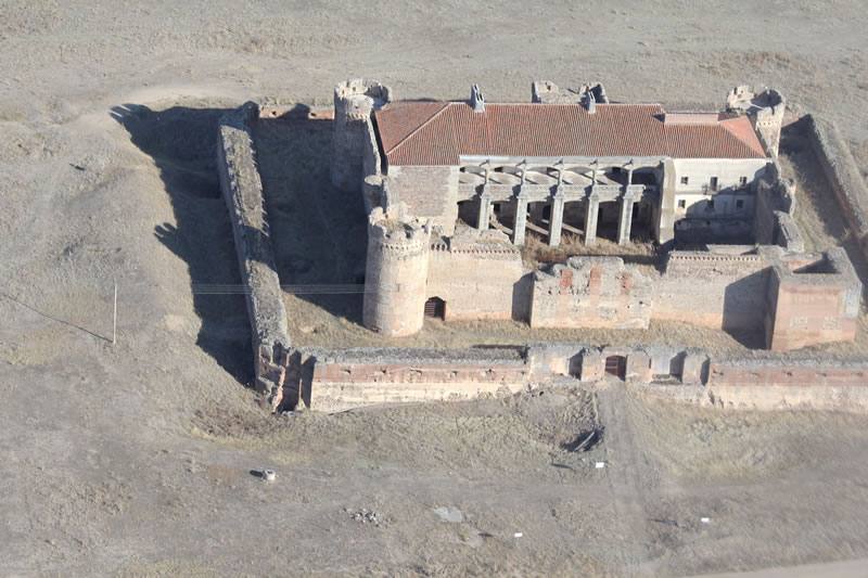 Castillo de Castronuevo en Rivilla de Barajas (Ávila)