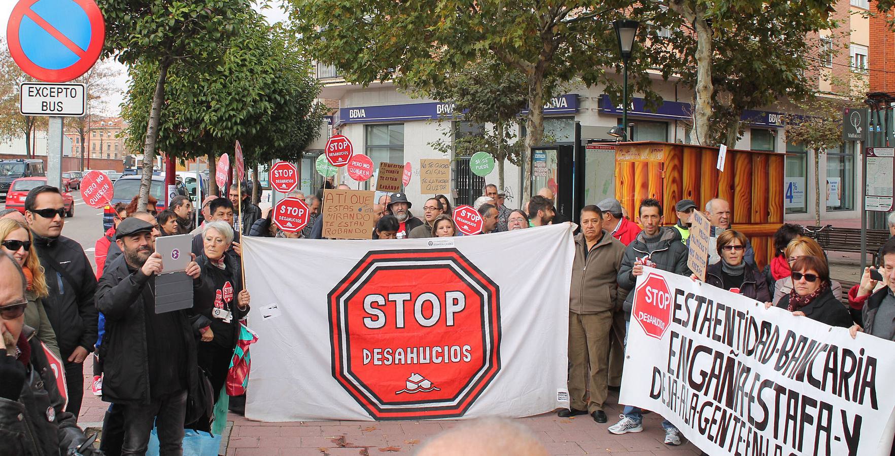 Protesta contra los desahucios en el barrio de Delicias de Valladolid