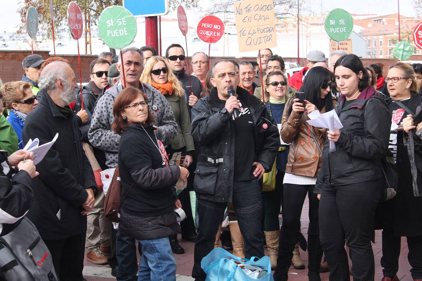 Protesta contra los desahucios en el barrio de Delicias de Valladolid