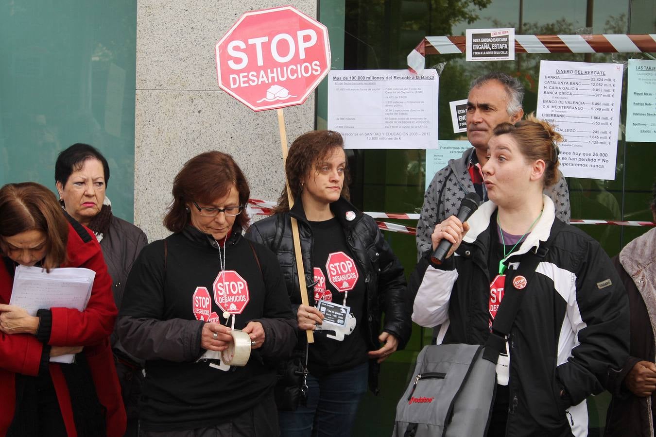 Protesta contra los desahucios en el barrio de Delicias de Valladolid