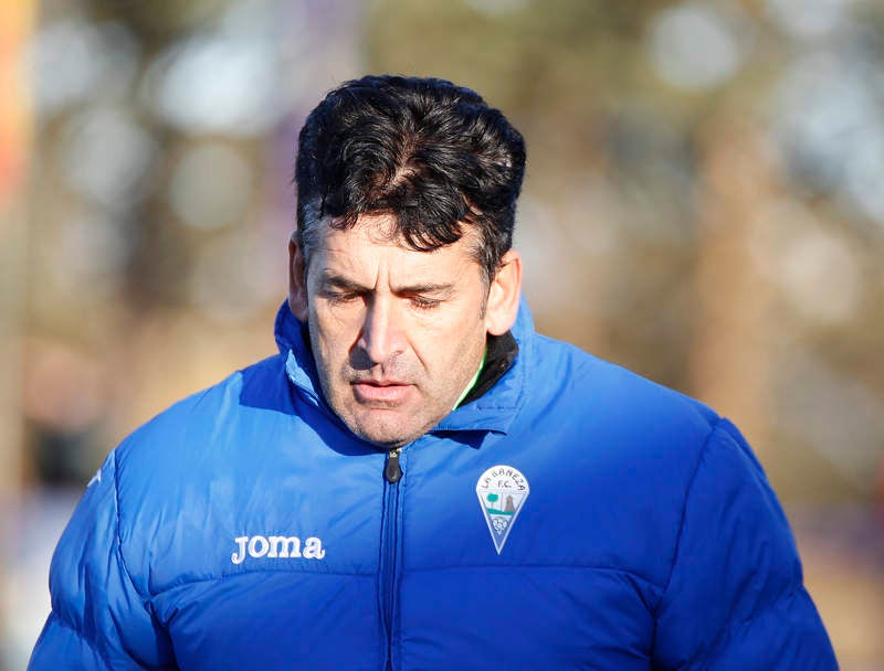 Partido de fútbol entre el Becerril y La Bañeza (1-4)