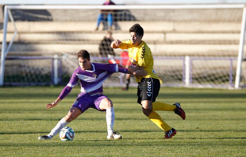 Partido de fútbol entre el Becerril y La Bañeza (1-4)