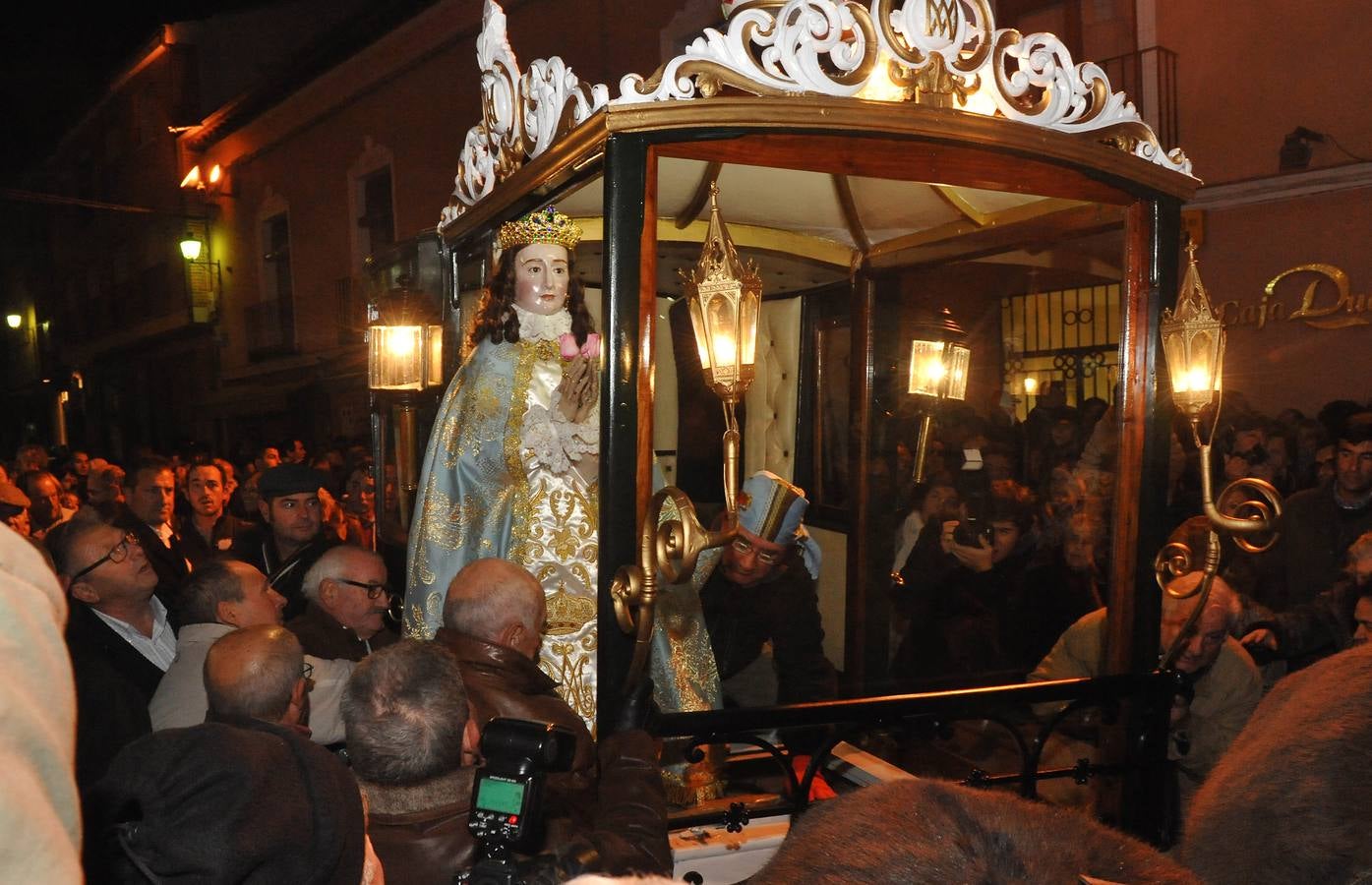 Procesión de la Virgen de los Pegotes en Nava del Rey