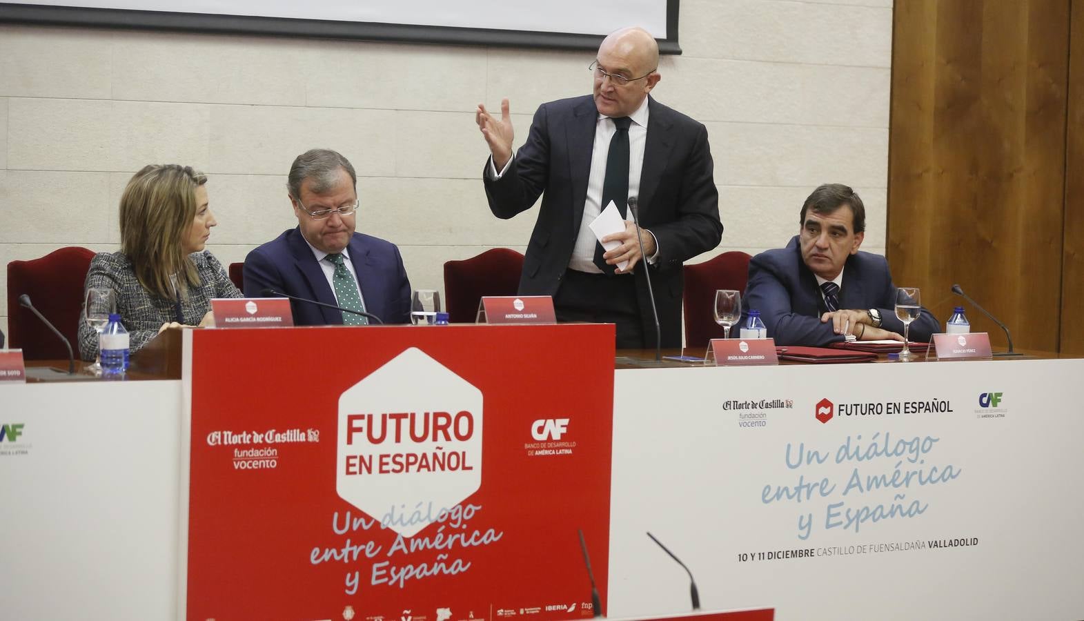 Acto inaugural de las jornadas &#039;Futuro en Español&#039; en el castillo de Fuensaldaña