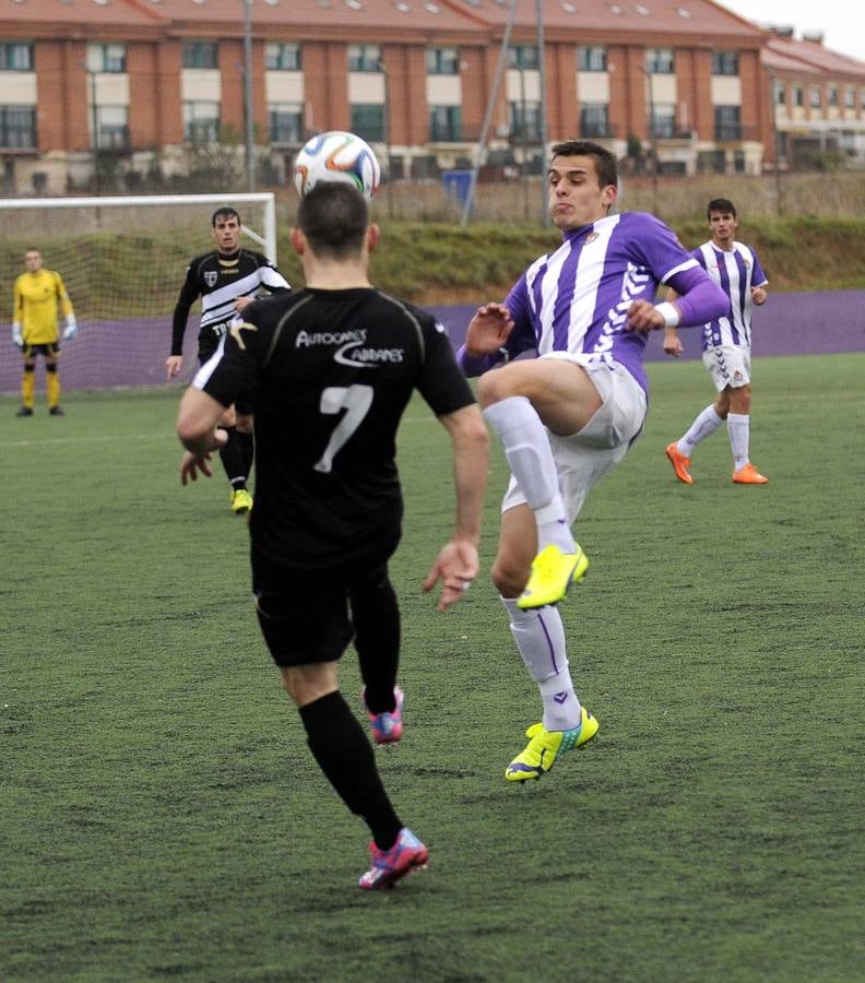 Partido de fútbol entre el Real Valladolid B y el CD Lealtad (1-0)