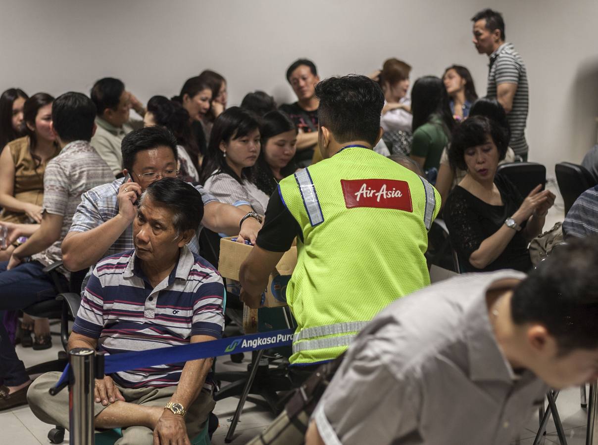 Los familiares de los pasajeros, a la espera de noticias