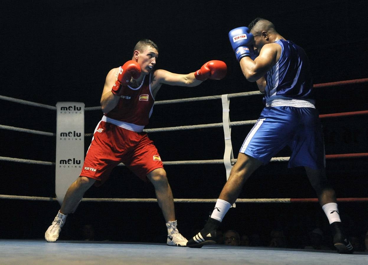 Combate de Boxeo en el Polideportivo Rondilla de Valladolid