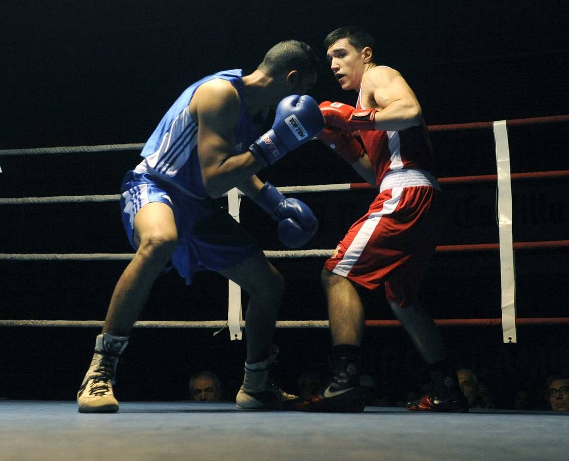 Combate de Boxeo en el Polideportivo Rondilla de Valladolid