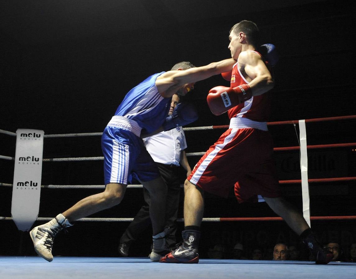 Combate de Boxeo en el Polideportivo Rondilla de Valladolid