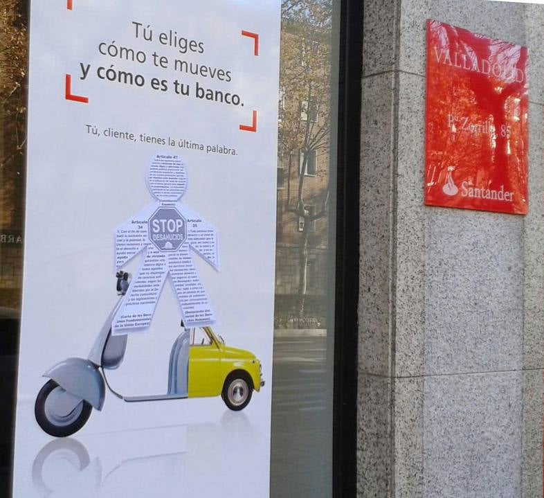 Stop Desahucios empapela los bancos de Valladolid