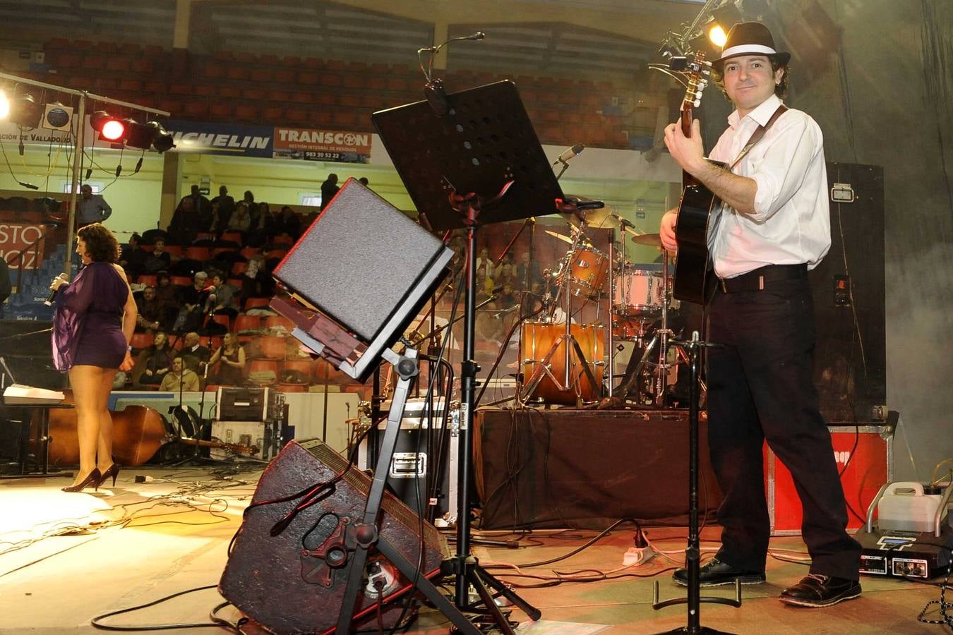 Fiesta de los mayores en el pabellón Huerta del Rey