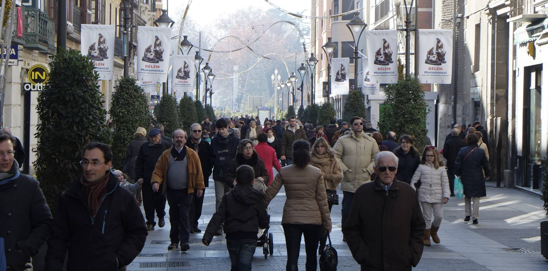 Las compras de última hora colapsan los comercios de Valladolid antes de la noche de Reyes