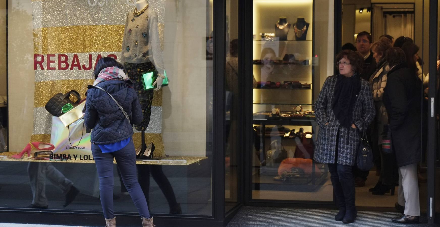 Las compras de última hora colapsan los comercios de Valladolid antes de la noche de Reyes