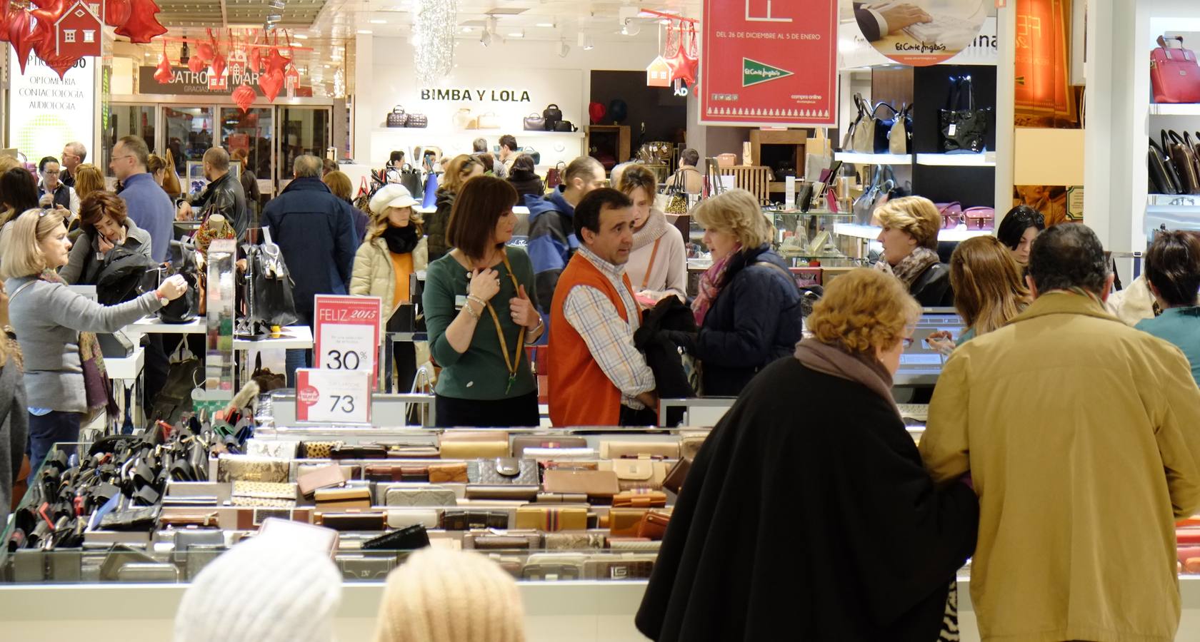 Las compras de última hora colapsan los comercios de Valladolid antes de la noche de Reyes