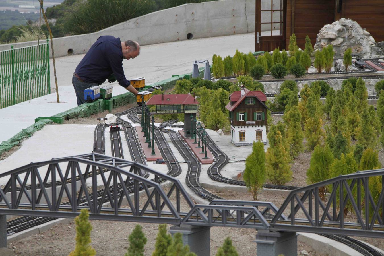 El hotel de Curiel de Duero instala una gran maqueta ferroviaria como atractivo turístico