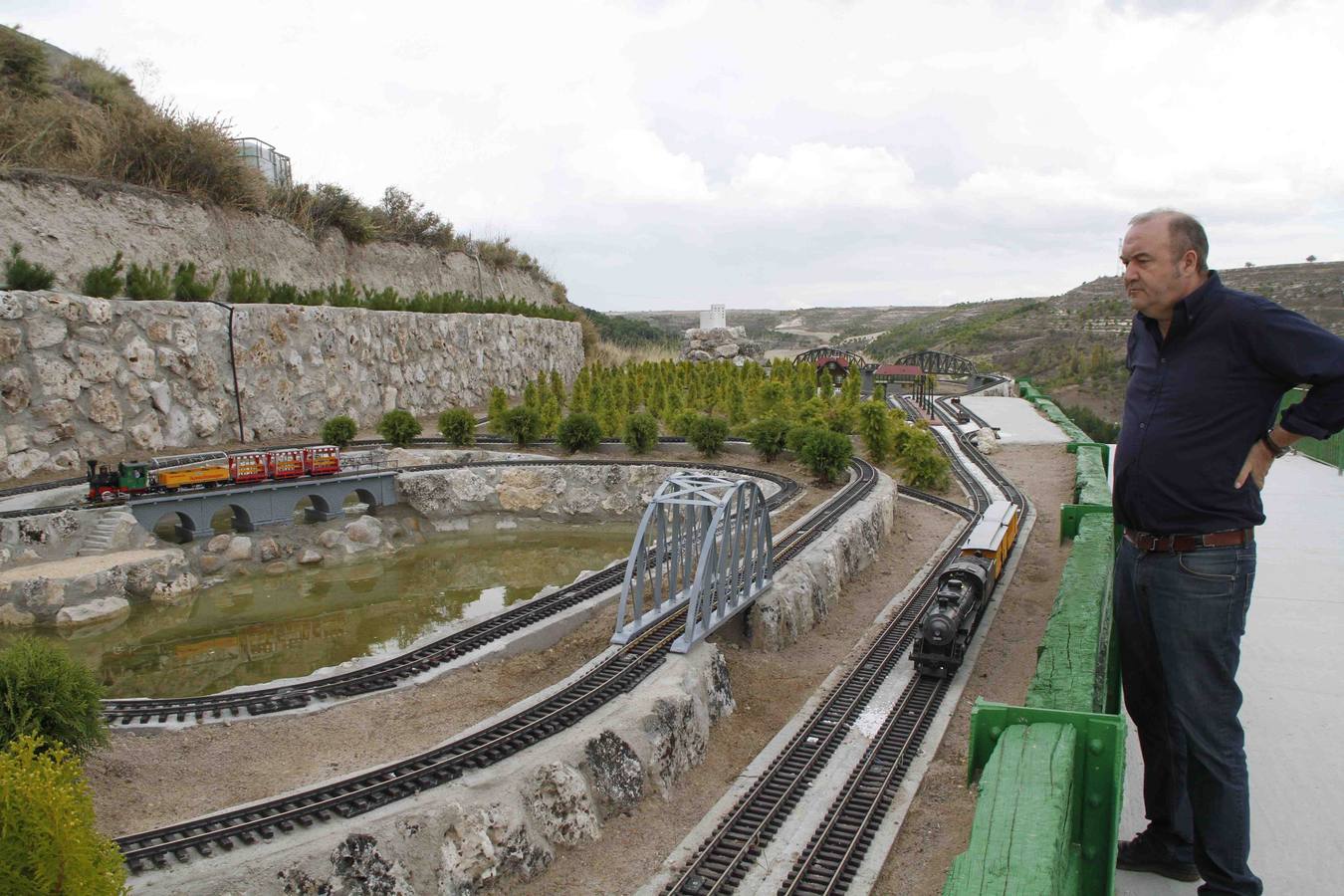 El hotel de Curiel de Duero instala una gran maqueta ferroviaria como atractivo turístico