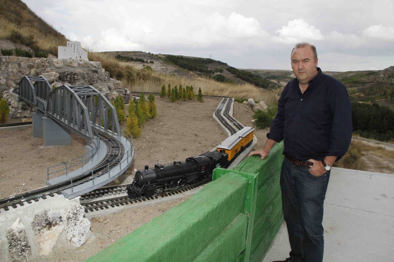 El hotel de Curiel de Duero instala una gran maqueta ferroviaria como atractivo turístico