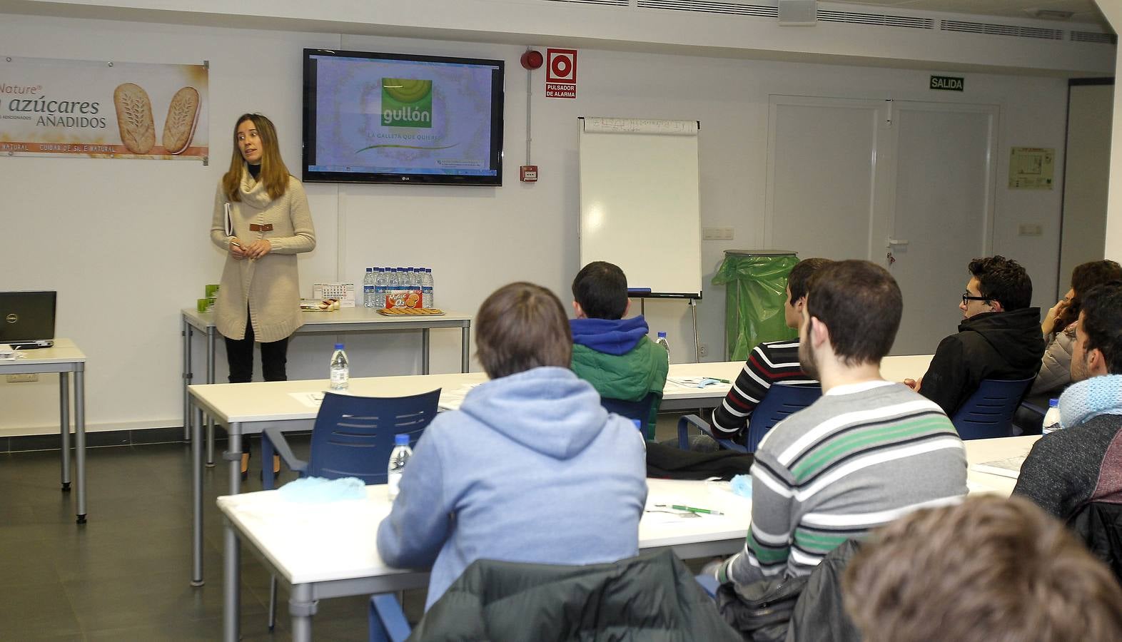 Alumnos del programa STARTinnova visitan Galletas Gullón