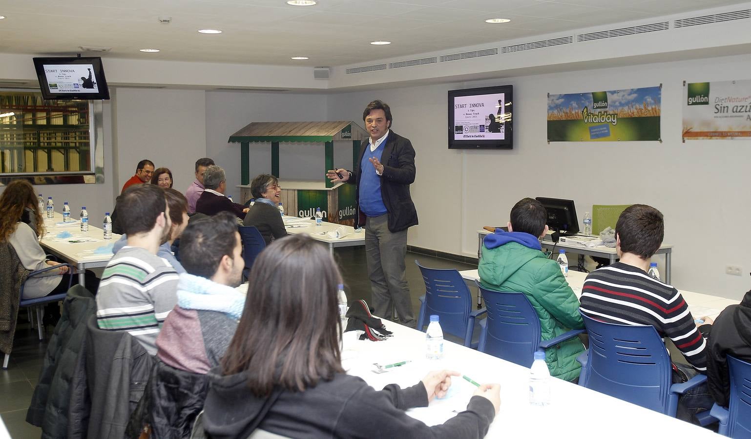 Alumnos del programa STARTinnova visitan Galletas Gullón