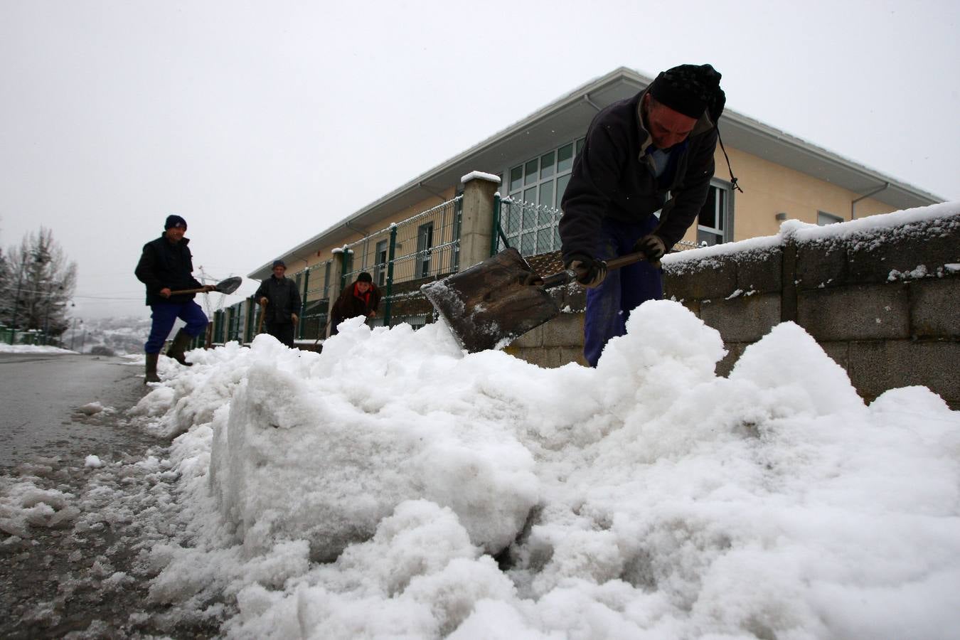 La localidad de Páramo del Sil (León), afectada por la nieve.